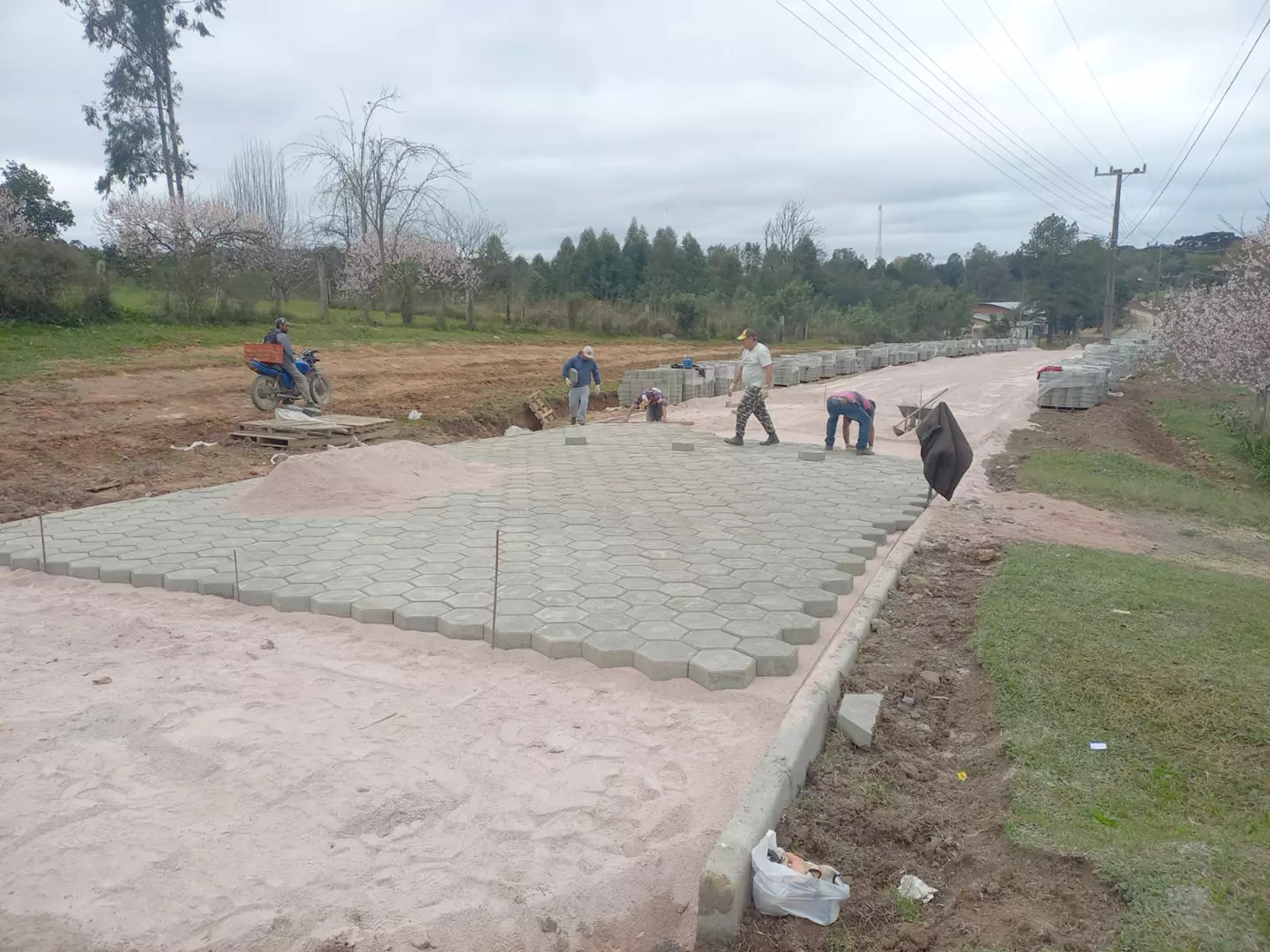 Estrada da Fazendinha  tem trecho interditado  para obras de pavimentação